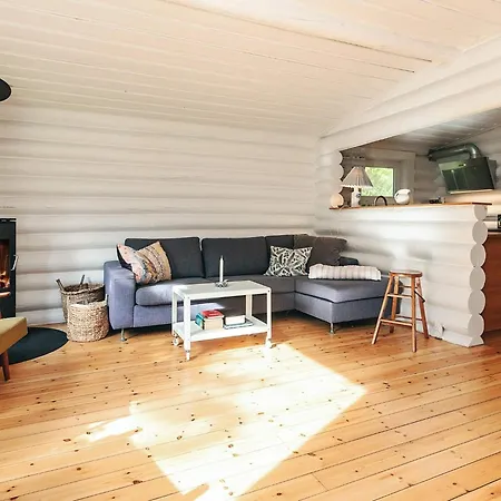 6 Person In Idestrup * Bøtø By